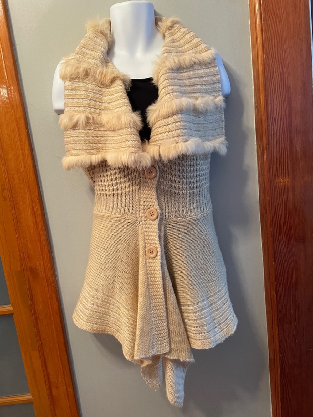 SISTERS Real Fur Trim Beige Knit Button-Front Women's Luxury Old Money Vest